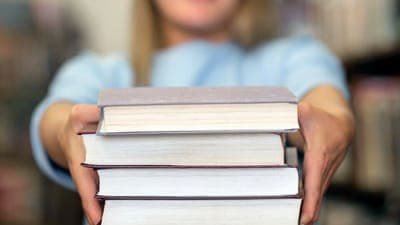 📚 Un Tinder para el trueque de libros | Pila de libros