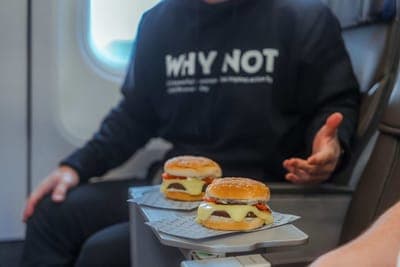 🌱 NotCo se Asocia con LATAM Airlines para Ofrecer NotBurger & NotChicken
