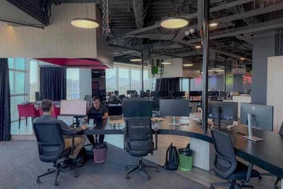 🚀 Fraccional Studio: el primer cowork para startups en Chile