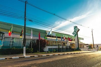🚀 Descomplica anuncia la adquisición de UniAmérica y avanza hacia ser el mayor centro universitario de Brasil
