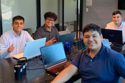 🚀 Jóvenes del Colegio PuenteMaipo lanzan Pega Ya para mejorar empleabilidad