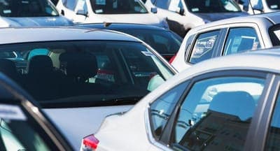 🚙 Kavak cierra operaciones en Perú y Colombia