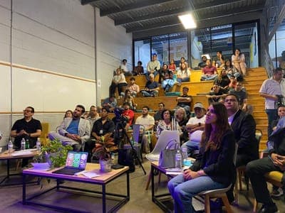 🚀 Presentan emprendimientos en la Escuelita Maker