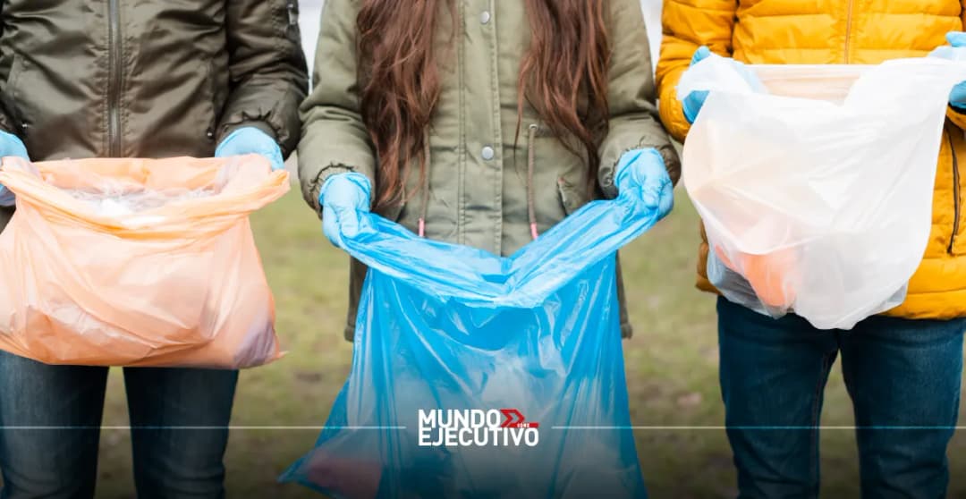 🚀 🏆 HEXA gana eAwards México 2025 con proyecto de bioconversión de plástico