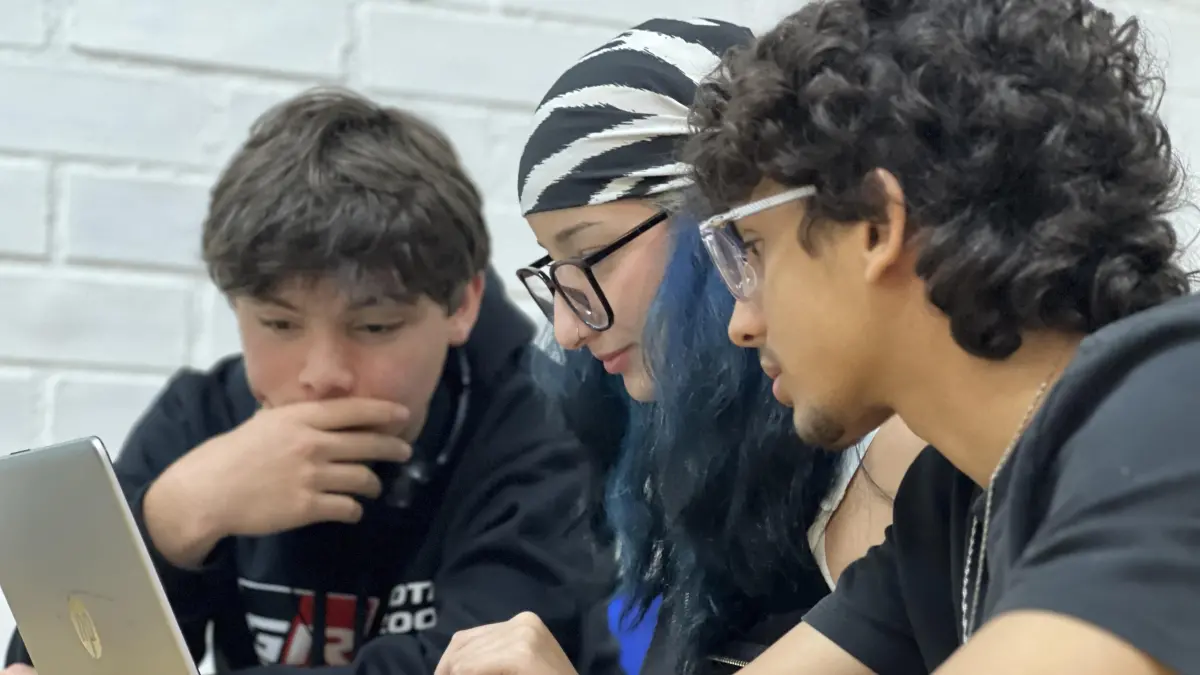 🚀 Skipea y TalentPitch impulsan la creación de prototipos con IA en colegios de Colombia