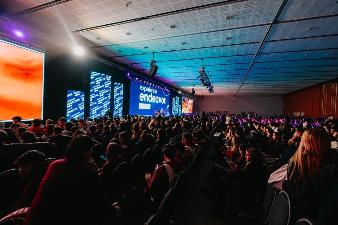 🚀 Experiencia Endeavor Córdoba reúne a 6.000 jóvenes y debate el futuro del emprendimiento