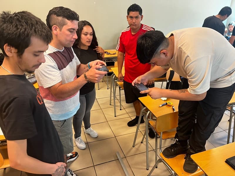 🤖 INACAP y Lab4U revolucionan la educación STEM con IA en Chile