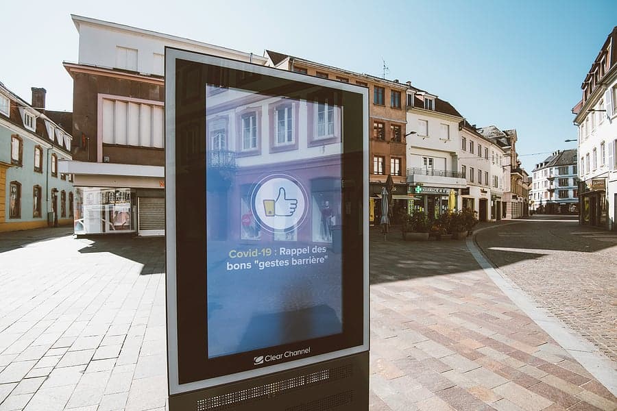 🚀 🛍️ Mercado Libre lleva la IA a las calles con publicidad hiperpersonalizada en tiempo real