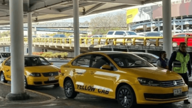 🚀 🚖 Permisionarios del AICM protestan contra Uber y Didi por falta de regulación