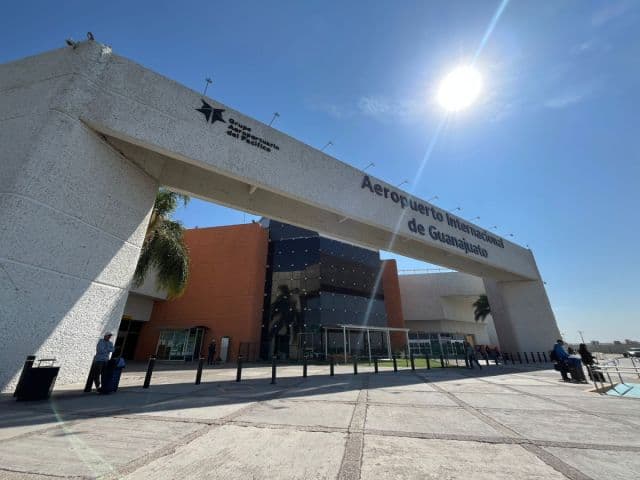 🚀 🚕 Tensión en el Aeropuerto de Guanajuato por nuevas restricciones a Uber
