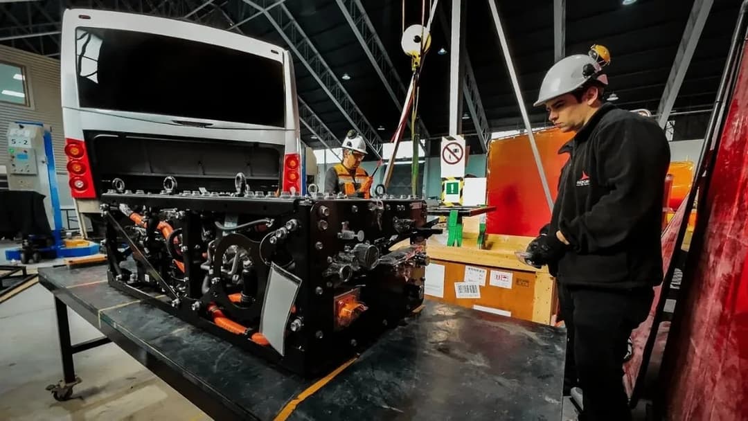 🌎 🚌 Reborn Electric Motors expande su tecnología de buses eléctricos a la minería de Brasil