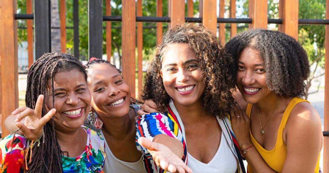 🤝 Alianza entre Kiva y Monet para cerrar brecha de crédito en Colombia