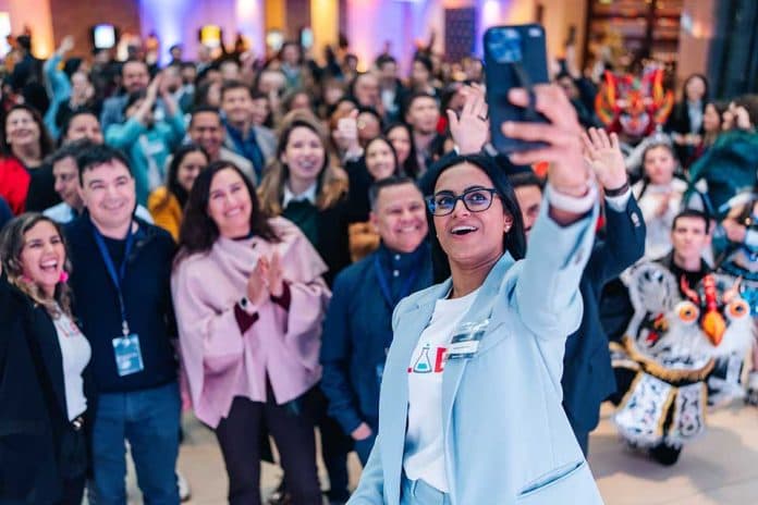🤝 🎓 Lab4U celebra su adquisición por Britebound para potenciar la educación STEM en Chile