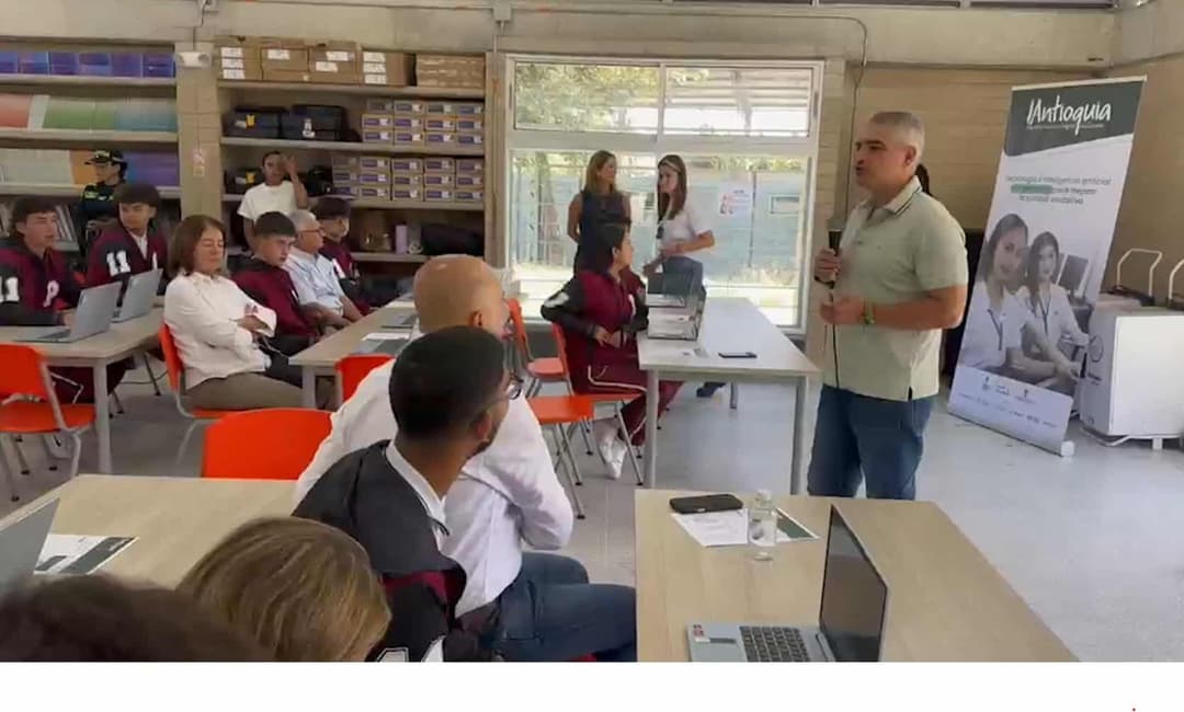 🚀 🎓 Crack The Code enseñará IA a 5,000 estudiantes en Antioquia