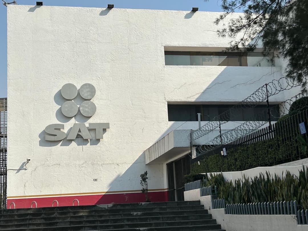 🚀 🇲🇽 TaxDown reporta retrasos masivos en devoluciones del SAT que afectan a millones