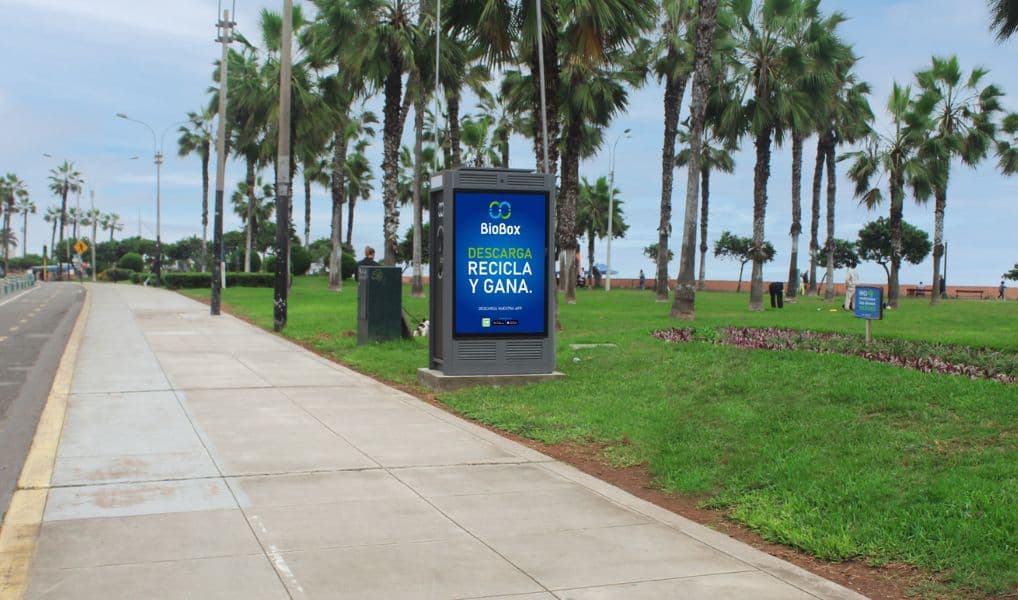 🌎 ♻️ BioBox llega a Perú con mobiliario urbano que premia el reciclaje