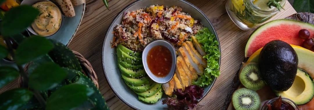 💰 🥗 BACU abre en Medellín y asegura USD 6M de semilla