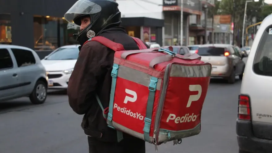 🚀 ⚖️ Justicia argentina pone la mira en choferes de Uber, DiDi y Cabify tras fallo contra PedidosYa