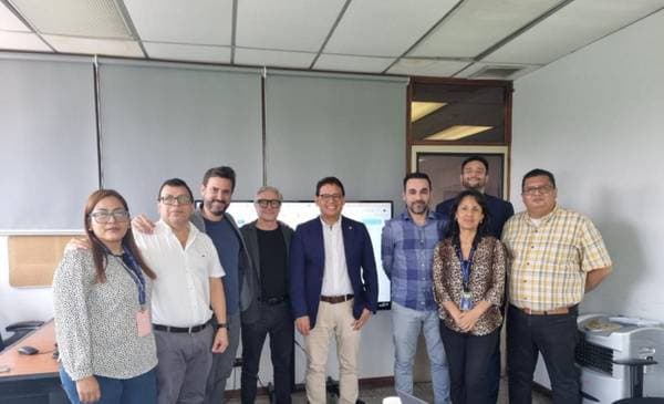 🌎 Nawaiam llega a El Salvador con su solución de orientación vocacional