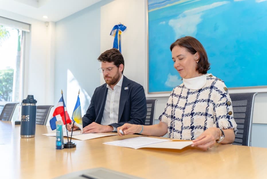 🤝 BID Lab respalda a SOS Carbon en gestión sostenible del sargazo