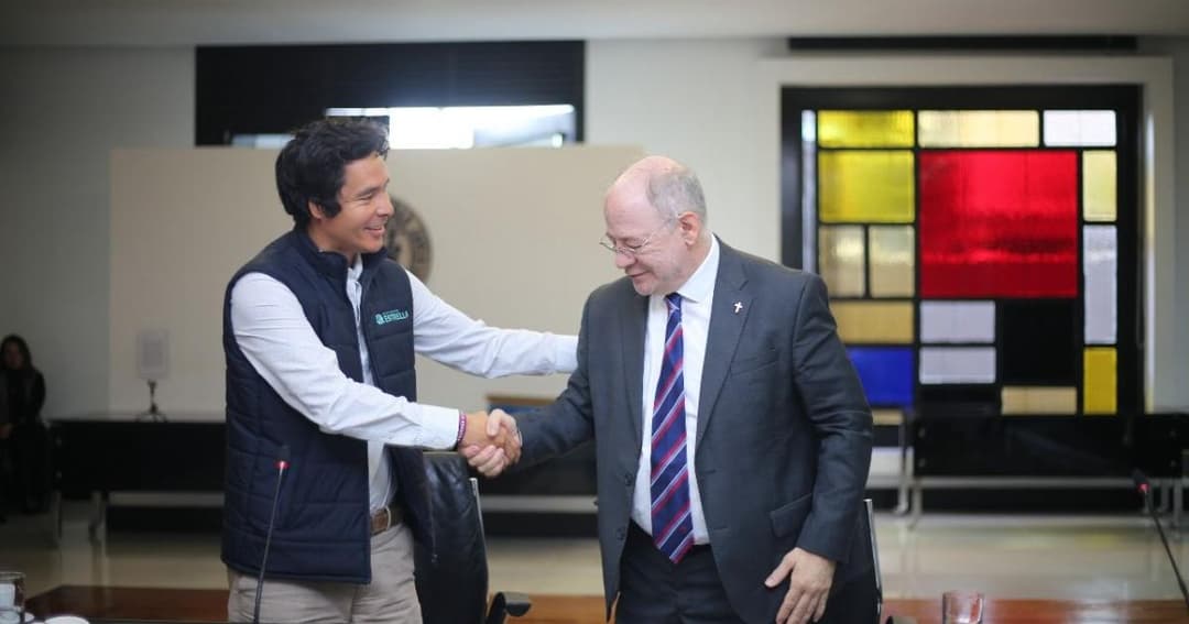 🚀 🎓 Educación Estrella se asocia con la Universidad Javeriana para ampliar acceso educativo