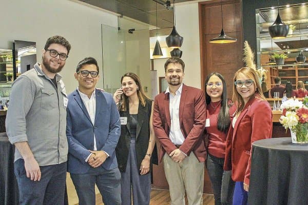 🤝 🏘️ Comunidad Feliz se expande a Colombia y evalúa adquirir una startup local