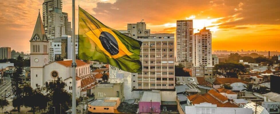 🌎 🇧🇷 R2 expande sus soluciones de crédito embebido a Brasil con apoyo de Ant International