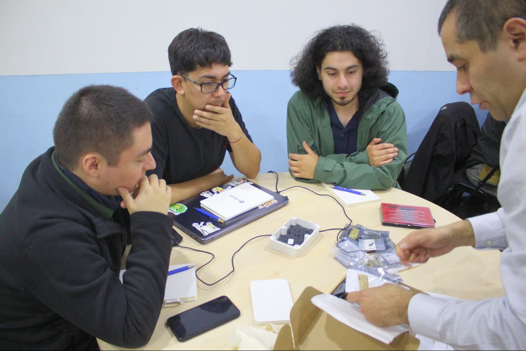 🚀 📡 Hackathon NB‑IoT 2025: 12 equipos impulsados por UdeC y Entel Digital