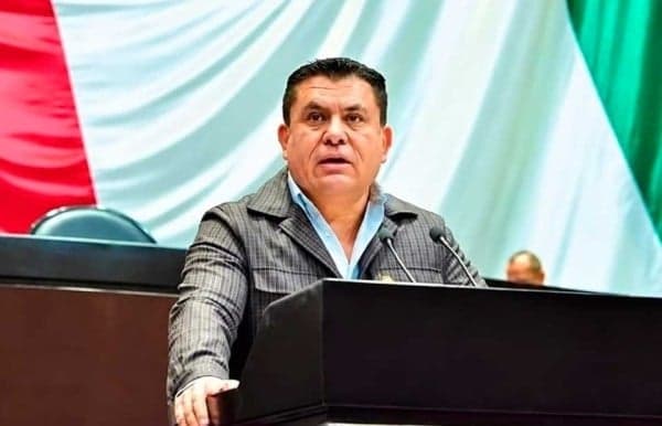 🚀 🚗 PRI propone liberar operación de Uber y Didi en aeropuertos de México