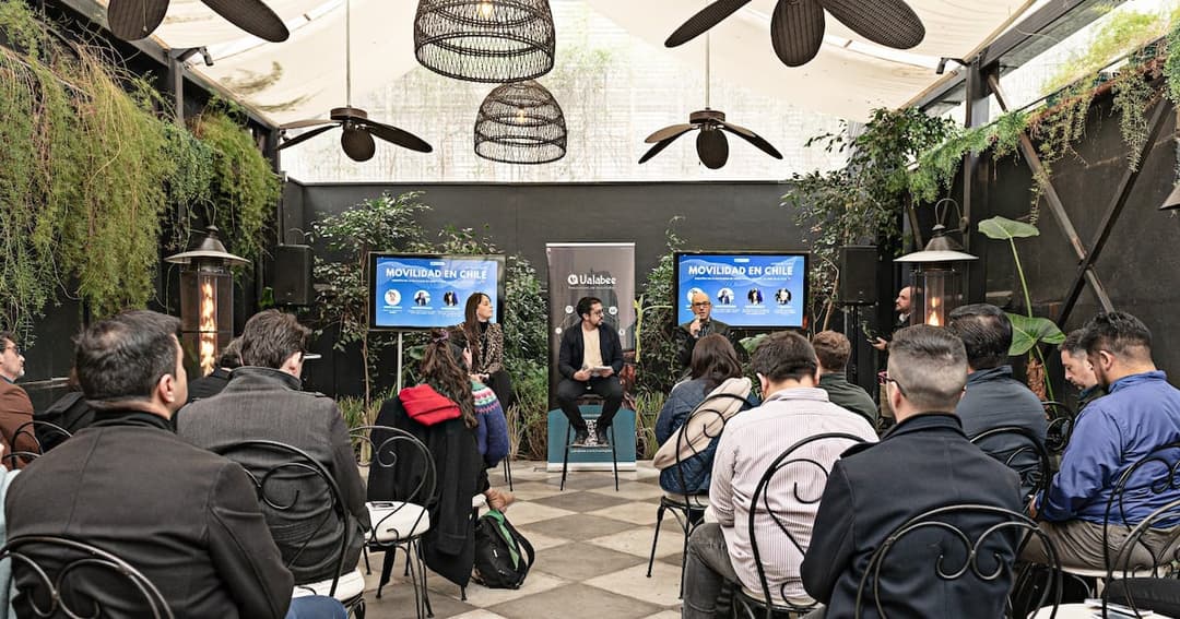 🌎 🚍 Ualabee reúne a público y privado en Chile para debatir movilidad