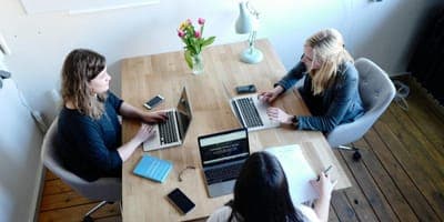 💰 Llorente y Cuenca lanza un fondo 'LLYC Venturing' para startups en la región