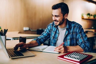 📚 Crehana anuncia integración con Perlego y getAbstract