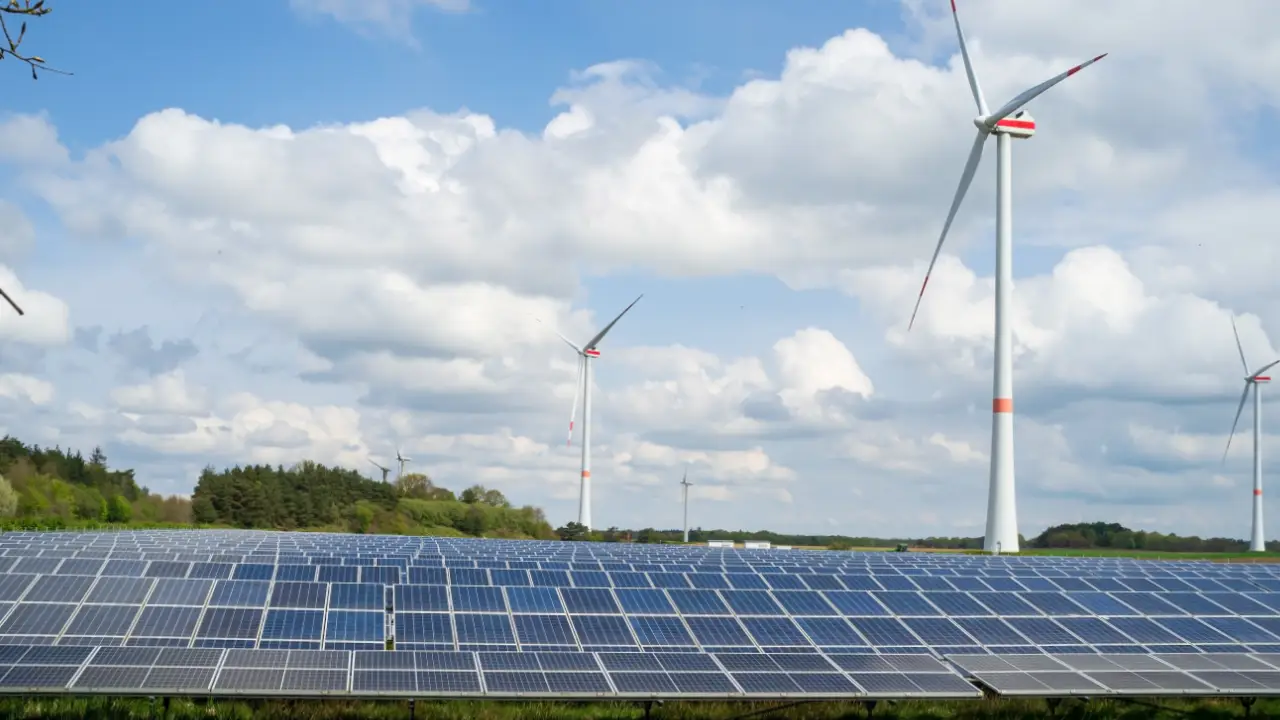 🌎 ⚡ Constanza Levicán impulsa electrificación y renovables en paralelo