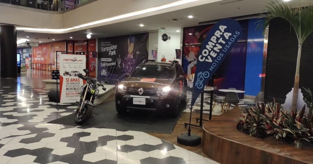 🚀 🚗 CarroYa inaugura VitrinaYa: su primer espacio físico en Bogotá para vehículos usados