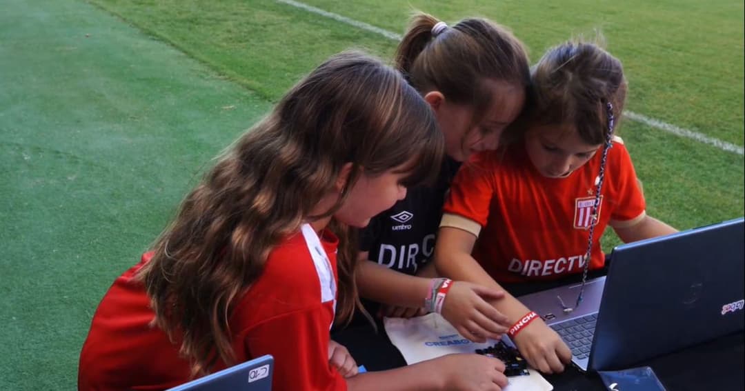 🤖 Educabot y Estudiantes de La Plata lanzan programa de robótica y talleres gratuitos