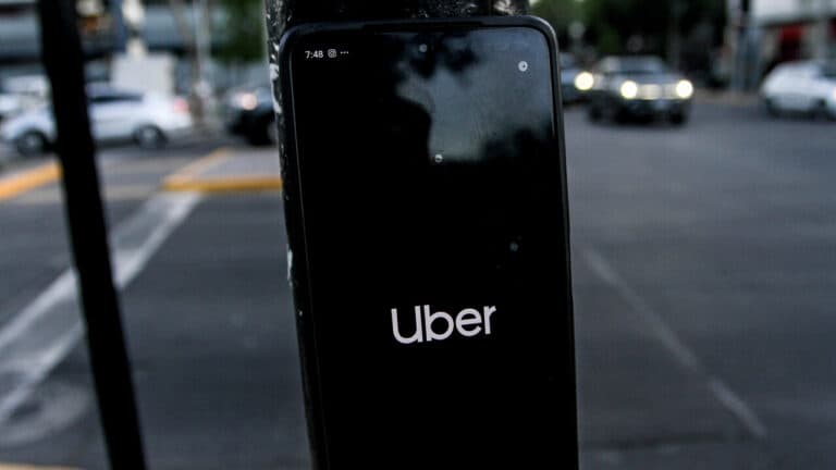 🚀 🚗 Senadores chilenos manifiestan preocupación por cambios en el reglamento de la Ley Uber