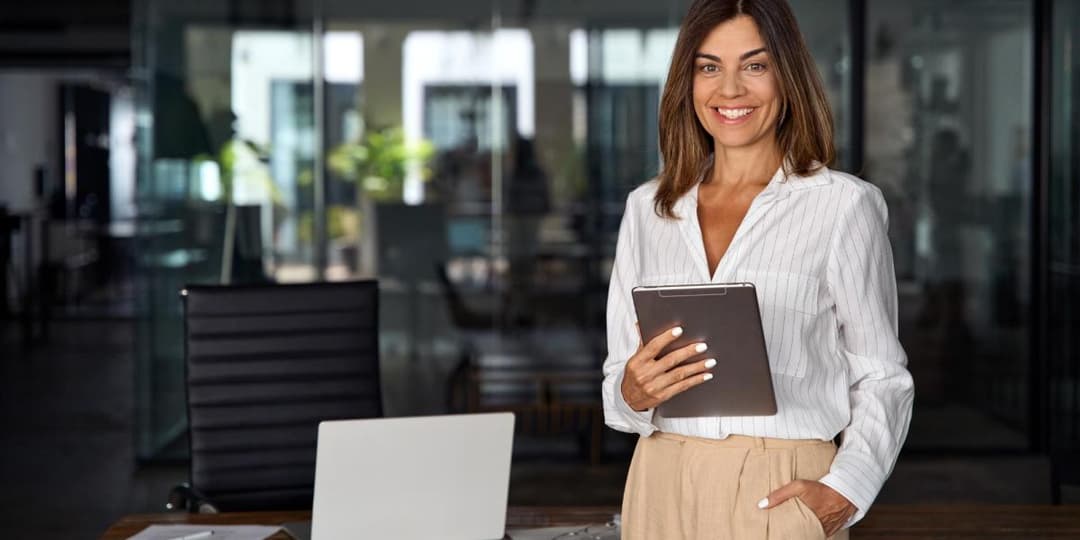 🚀 🎓 Laboratoria lanza becas del 100% para impulsar la empleabilidad femenina con IA