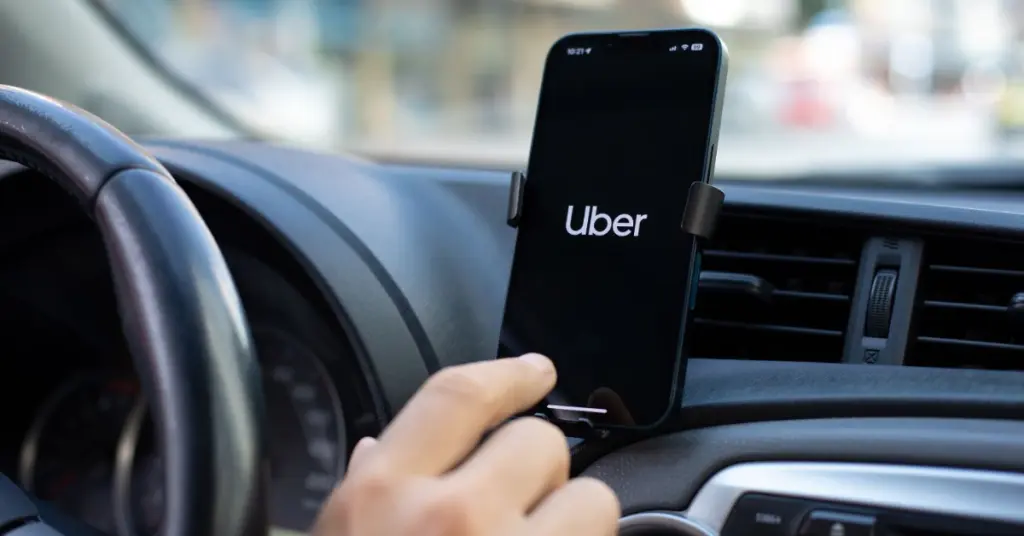 🌎 🚗 Uber inicia expansión en Playa del Carmen y Tulum tras integrar taxistas en Cancún