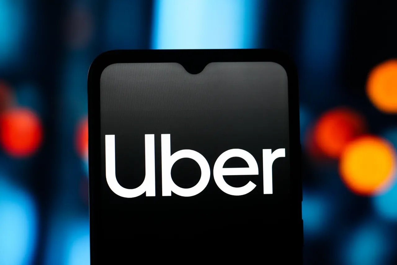 🤝 🚗 Uber evalúa la adquisición total de Delivery Hero para expandir su dominio global