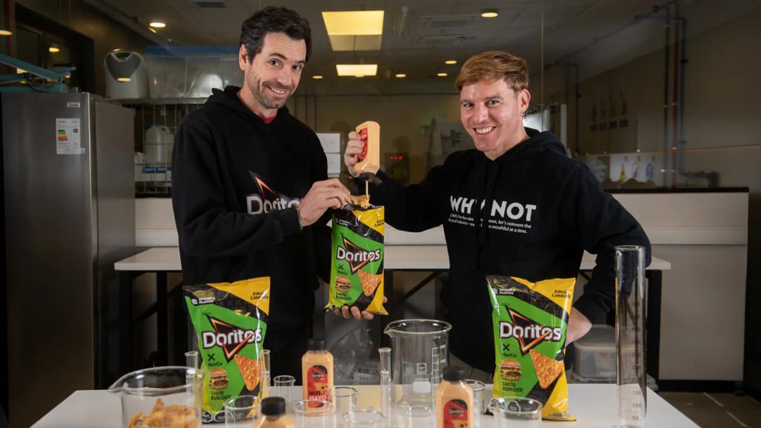 🚀 🍔 Doritos y NotCo lanzan snack con sabor a hamburguesa creado por IA