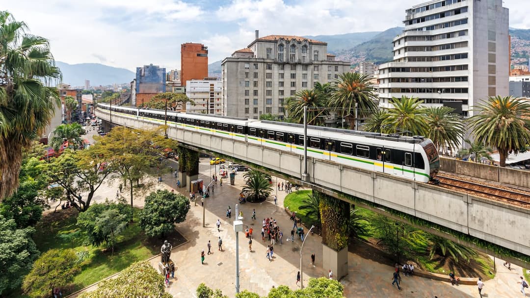 🚀 🚇 Bre-B llega al Metro de Medellín: Recargas de la tarjeta Cívica ahora por WhatsApp