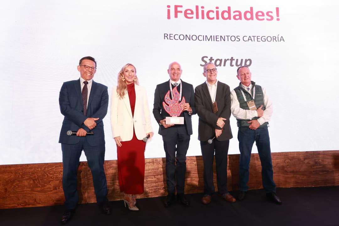 🌱 Santander y FIRA reconocen proyectos sostenibles del campo mexicano
