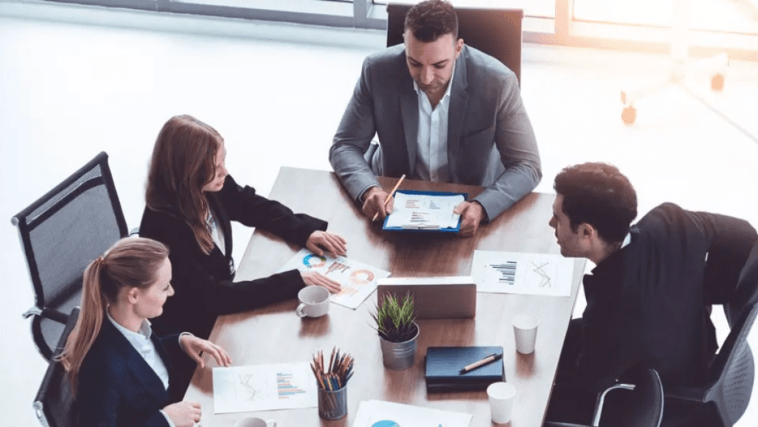 🚀 👔 Movimientos de liderazgo en Mercado Libre, Bitso y Organización Corona