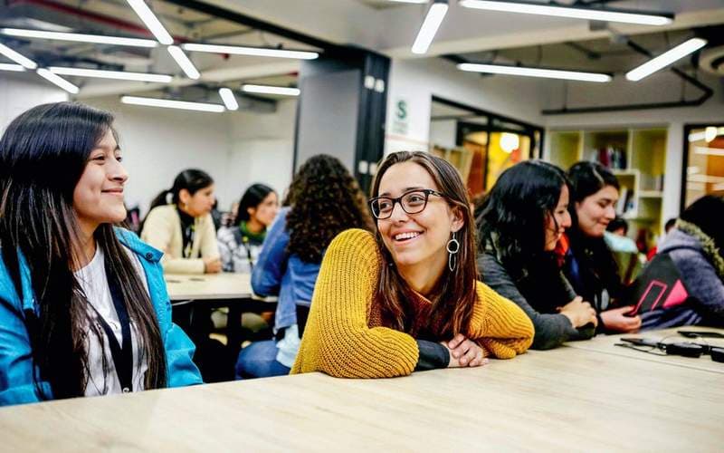 🚀 🏆 Mariana Costa de Laboratoria es reconocida por IEEE por su impacto en el talento femenino tech