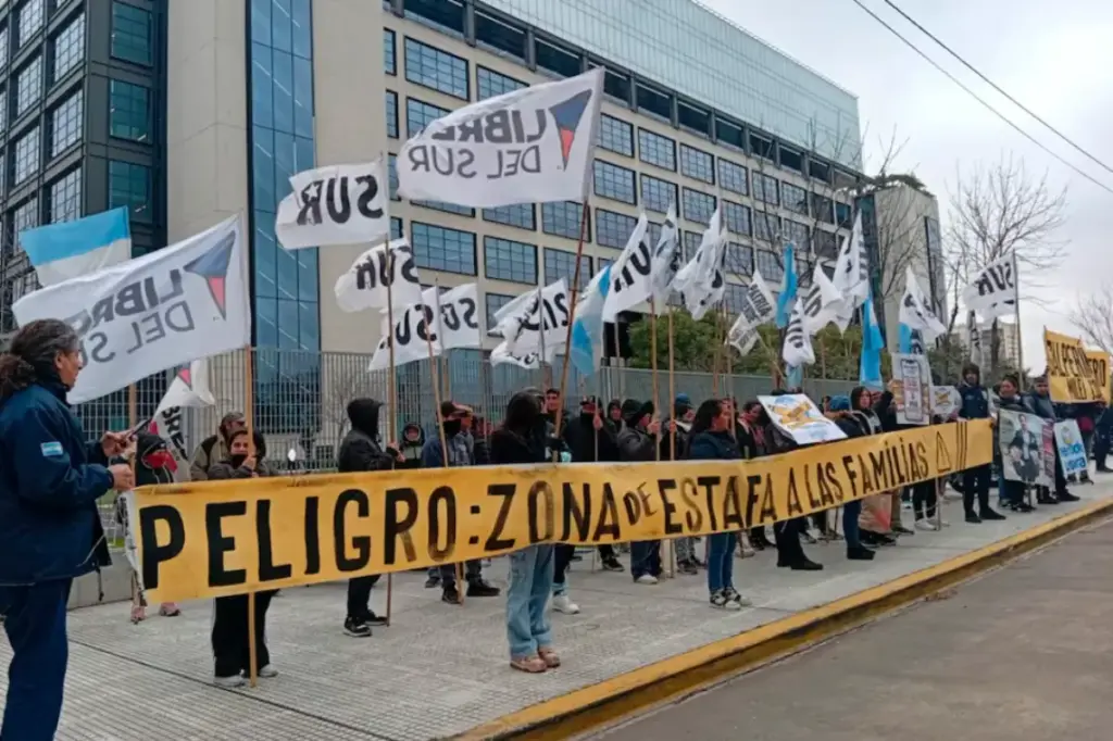 🚀 🪧 Protestas contra Mercado Libre en Argentina por altas tasas de interés en créditos