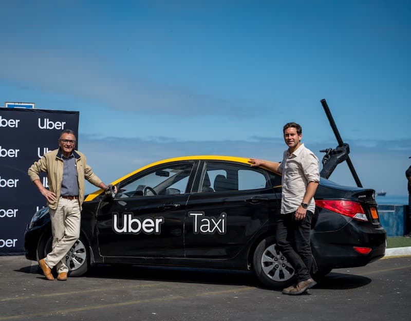 🌎 🚖 Uber Taxi llega a Iquique tras alianza con Feretac