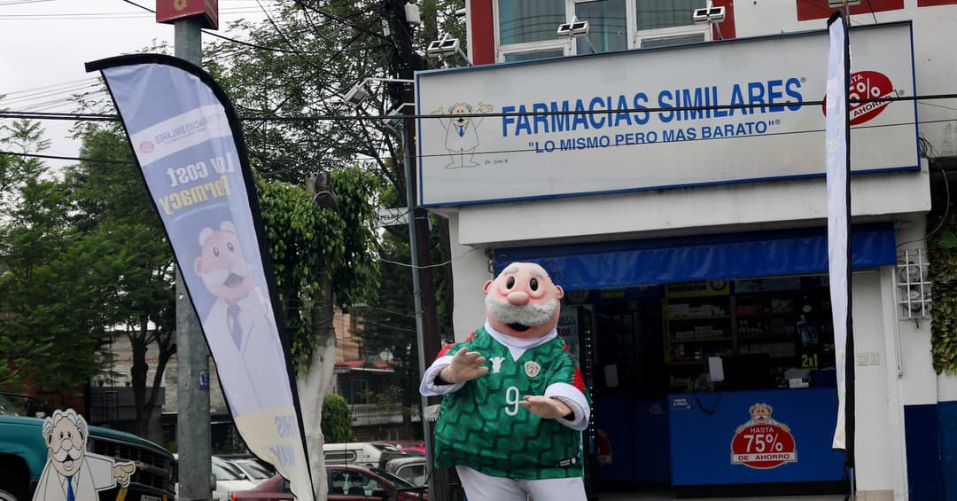 💳 Farmacias Similares y Stori lanzan la tarjeta de crédito del Dr. Simi en México