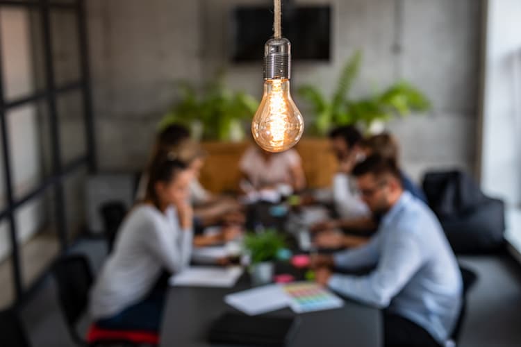 🚀 🎓 Harvard y Stanford lideran ranking de PitchBook; la brasileña FGV destaca en el Top 50